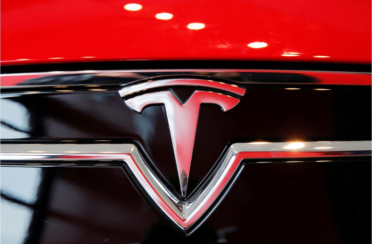 Autonomous AI Tesla First Quarter Deliveries 2022. Billionaire Answers